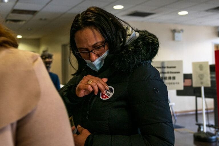 Early Voting in Brons