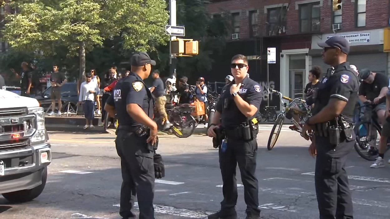 Two police sergeants shot and injured in Lower Manhattan, police say ...